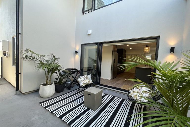 Photo of property in 92a Lemon Street, New Plymouth, 4312