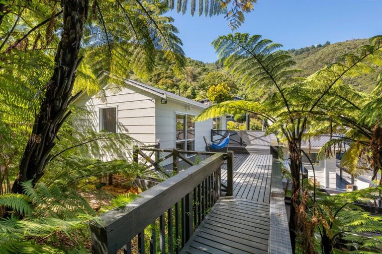 Photo of property in 12 Arthur Crescent, Waikawa, Picton, 7220