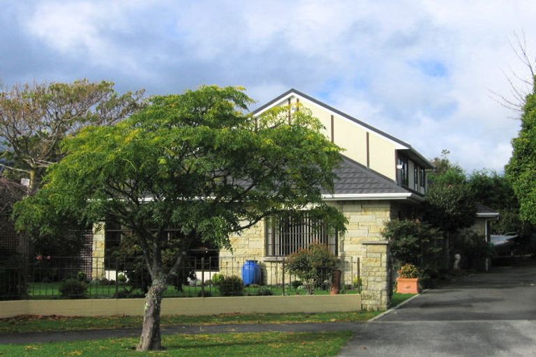 Photo of property in 3 Oak Bay, Waikanae, 5036