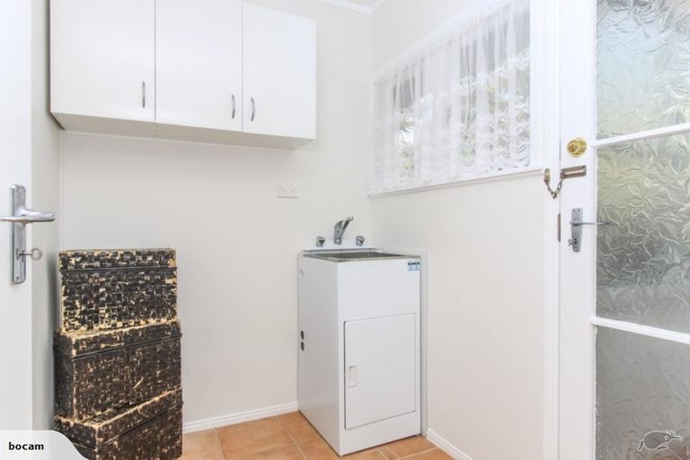 Photo of property in 2/27 Nui Mana Place, Te Atatu South, Auckland, 0610