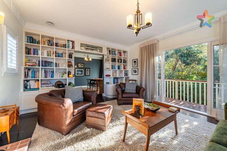 Photo of property in 34 Singers Road, Korokoro, Lower Hutt, 5012