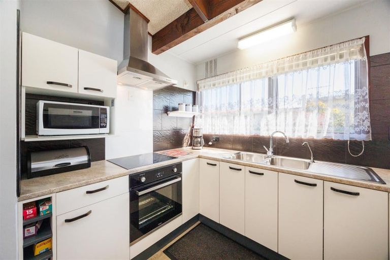 Photo of property in 12b Oxford Street, Marton, 4710