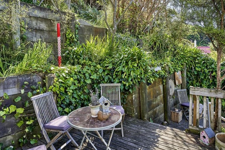 Photo of property in 3 Kenef Road, Paremata, Porirua, 5024