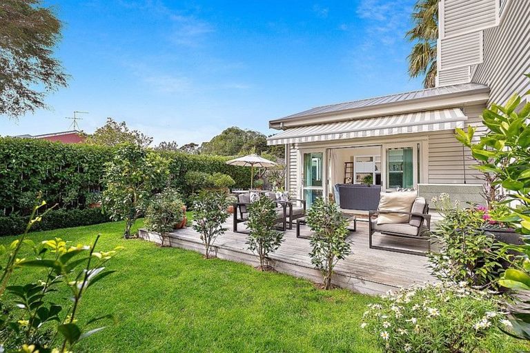 Photo of property in 18 Kensington Drive, Orewa, 0931