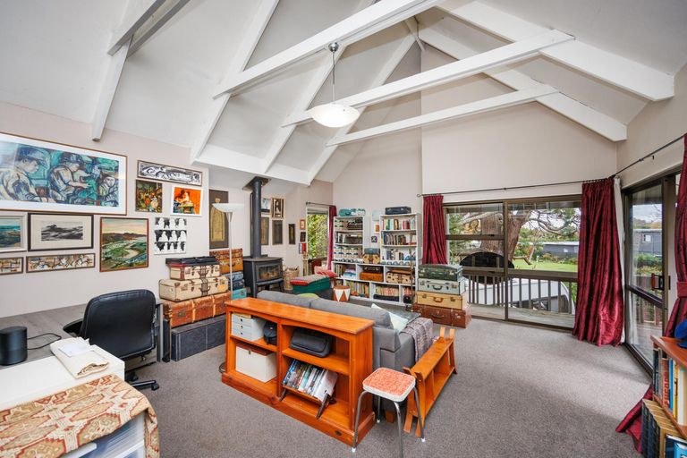 Photo of property in 570 Featherston Street, Roslyn, Palmerston North, 4414