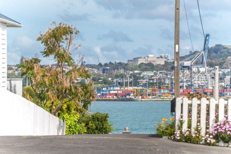 Photo of property in 2/27 Calliope Road, Devonport, Auckland, 0624