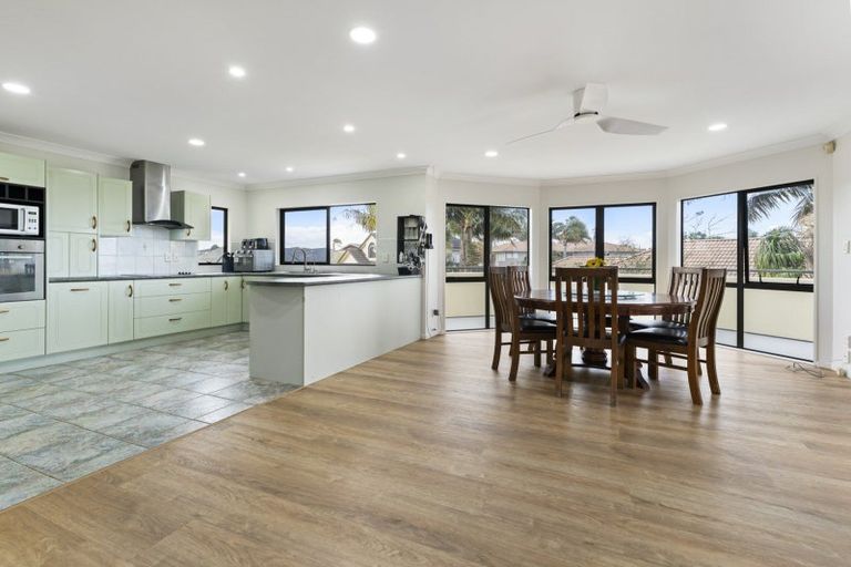 Photo of property in 223 Hill Road, The Gardens, Auckland, 2105