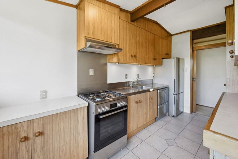 Photo of property in 222 Atkinson Road, Titirangi, Auckland, 0604