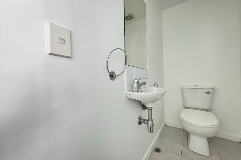 Photo of property in 5/41 Home Street, Mount Victoria, Wellington, 6011