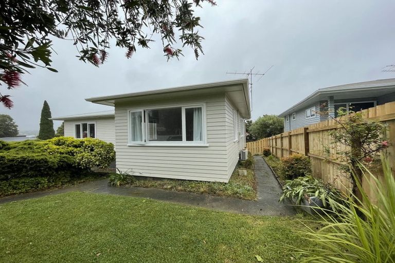 Photo of property in 10 Madison Place, Forrest Hill, Auckland, 0620