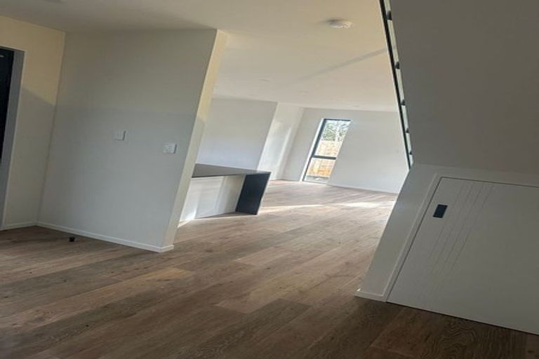 Photo of property in 79c Bond Crescent, Forrest Hill, Auckland, 0620