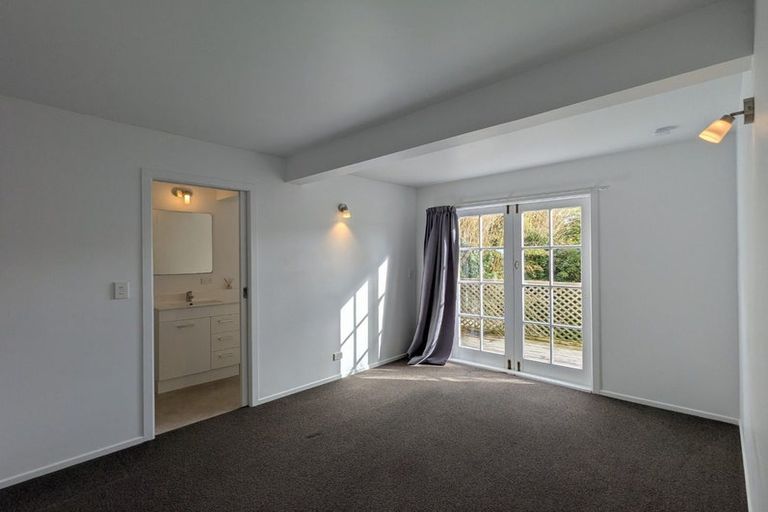 Photo of property in 32 Upland Road, Kelburn, Wellington, 6012