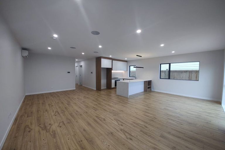 Photo of property in 10 Selwyn Downs Lane, Opaheke, Papakura, 2113