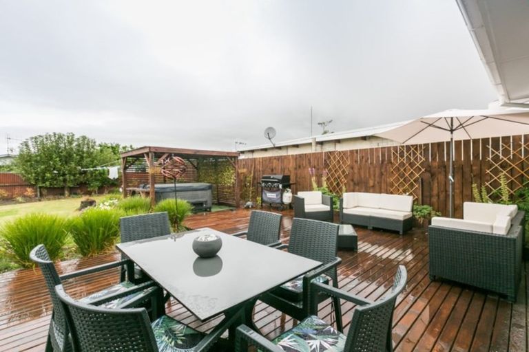 Photo of property in 8 Crichton Place, Taradale, Napier, 4112