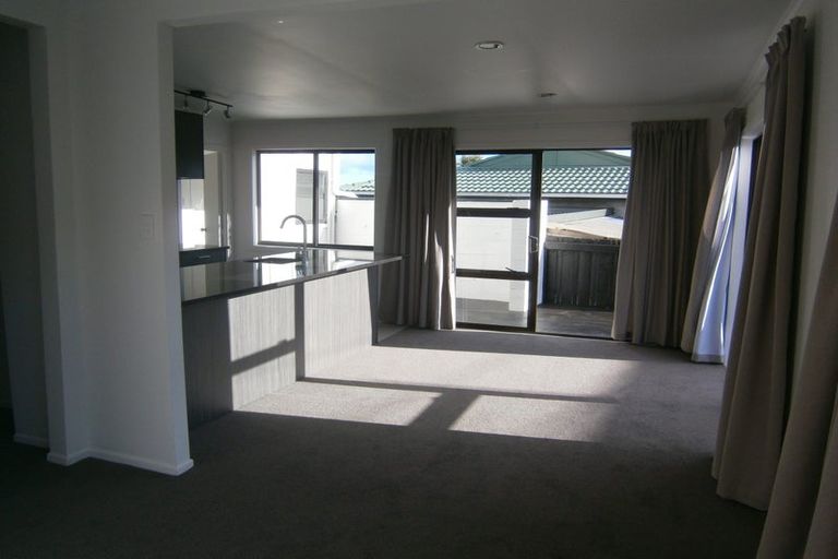 Photo of property in 1/10 Firth Road, Torbay, Auckland, 0630