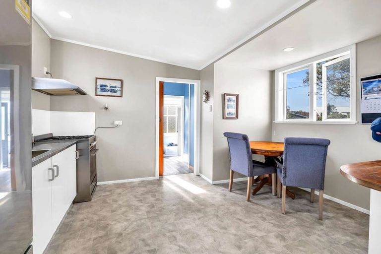 Photo of property in 16 Bignell Street, Gonville, Whanganui, 4501