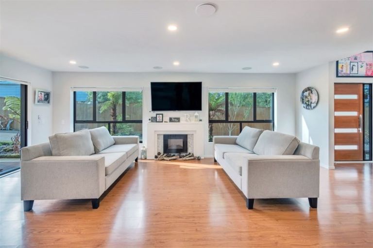 Photo of property in 7a Roberts Road, Te Atatu South, Auckland, 0610