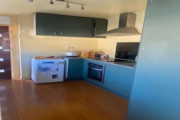 Photo of property in 28 Grove Road, Papakura, 2110
