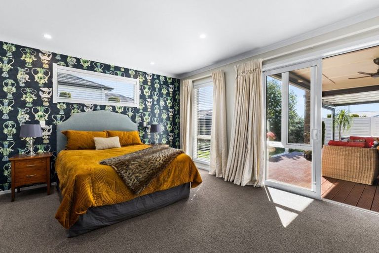 Photo of property in 17 Rakaia Way, Poraiti, Napier, 4112