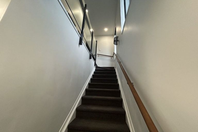 Photo of property in 1 Rangimarie Close, Opaheke, Papakura, 2113