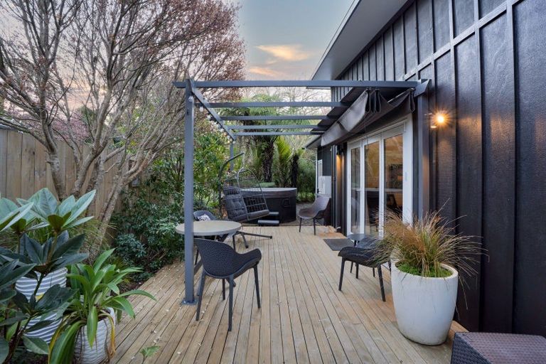 Photo of property in 14a Clawton Street, Westown, New Plymouth, 4310