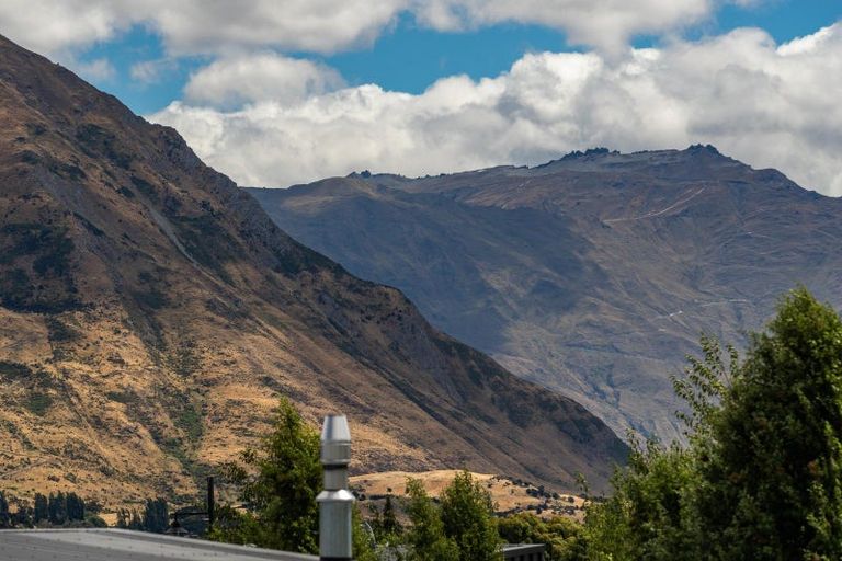 Photo of property in Kamahi Street, Wanaka, 9305