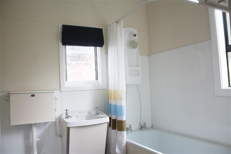Photo of property in 225 Ravensbourne Road, Ravensbourne, Dunedin, 9022