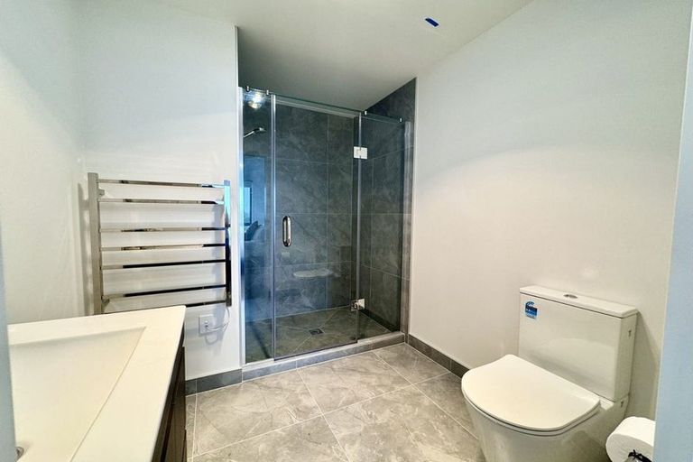 Photo of property in 2/31 Normandy Place, Henderson, Auckland, 0610