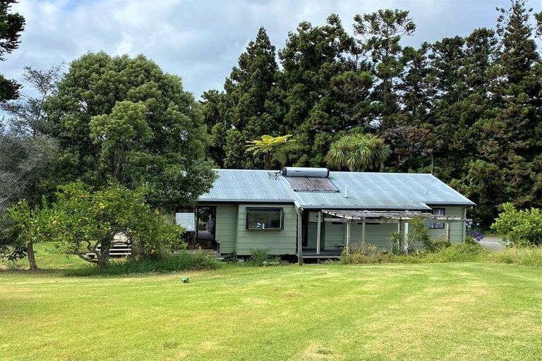 Photo of property in 1 Glenbervie Crescent, Massey, Auckland, 0614