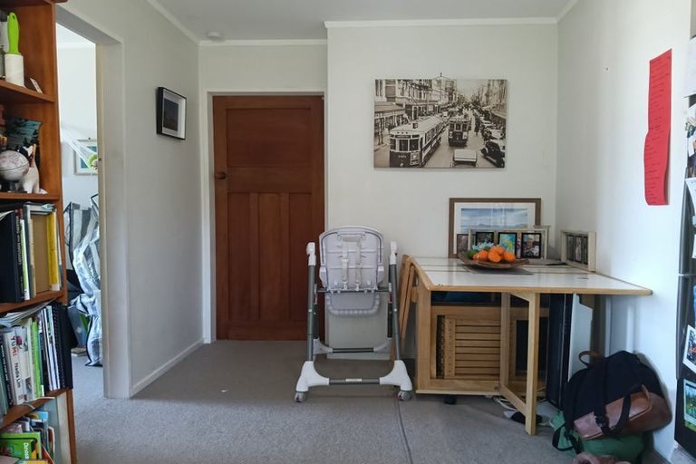 Photo of property in 16 Aranoni Street, Island Bay, Wellington, 6023