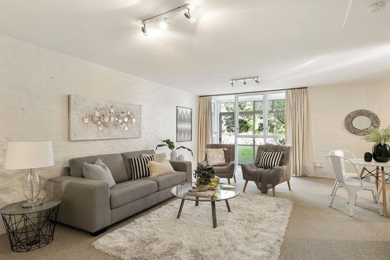 Photo of property in 141i Churton Drive, Churton Park, Wellington, 6037