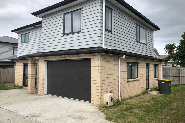 Photo of property in 466a Massey Road, Mangere East, Auckland, 2024