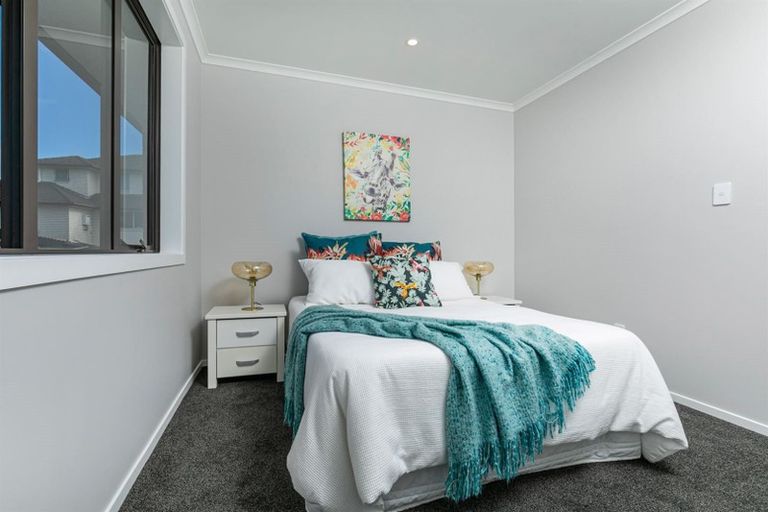 Photo of property in 8 Gordon Stanley Drive, Massey, Auckland, 0614