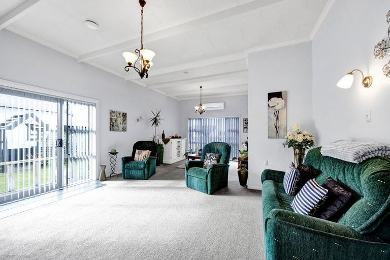 Photo of property in 1 Morrissey Street, Hawera, 4610