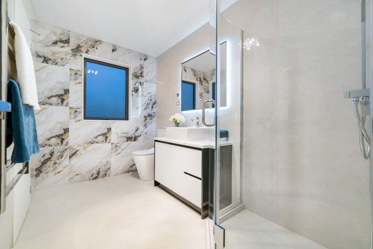 Photo of property in 21 Black Shed Road, Flat Bush, 2019