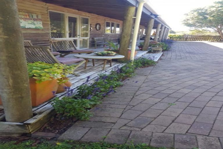 Photo of property in 52 Takiroa Street, Urenui, 4375