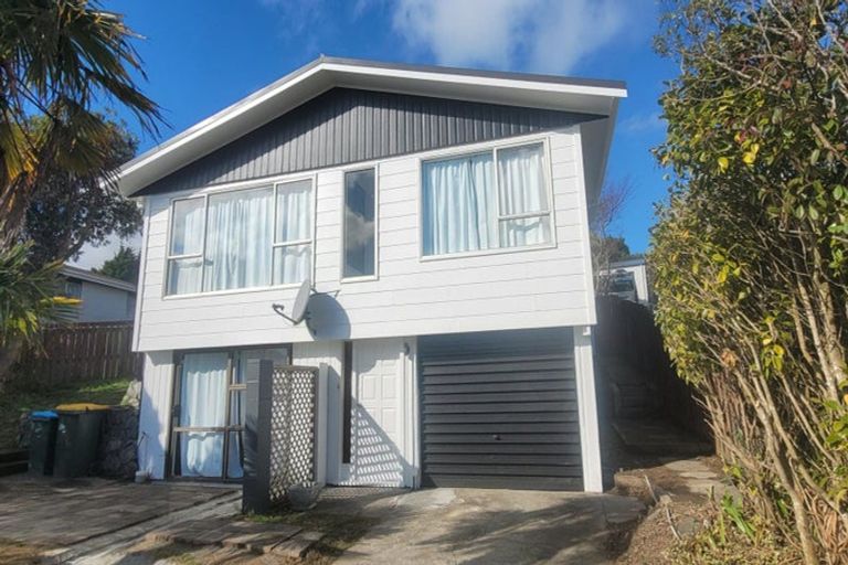 Photo of property in 114 Gloaming Hill, Titahi Bay, Porirua, 5022