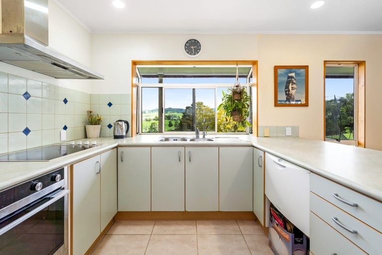 Photo of property in 36 Pataua Road North, Whareora, Whangarei, 0175