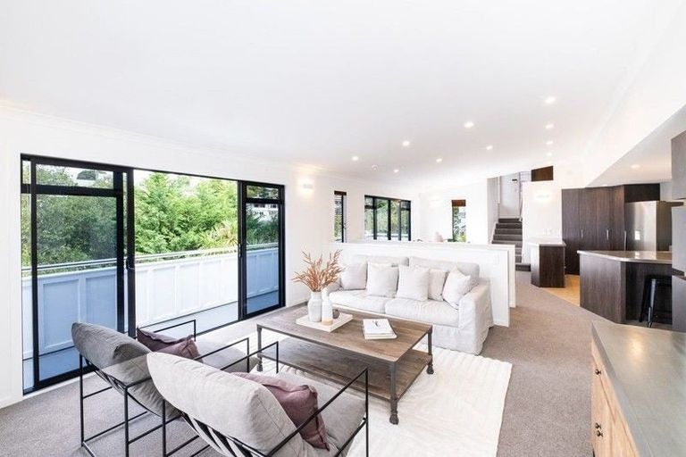 Photo of property in 5 Corry Avenue, Bluff Hill, Napier, 4110