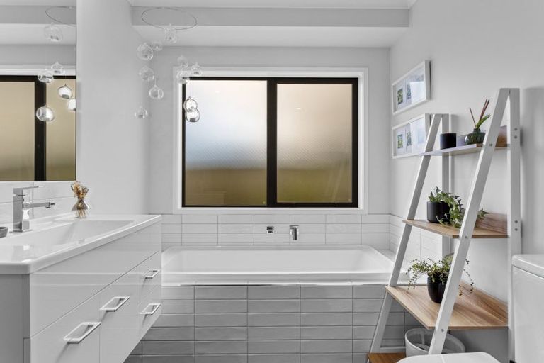 Photo of property in 3 Hamlett Drive, Woodend, 7610