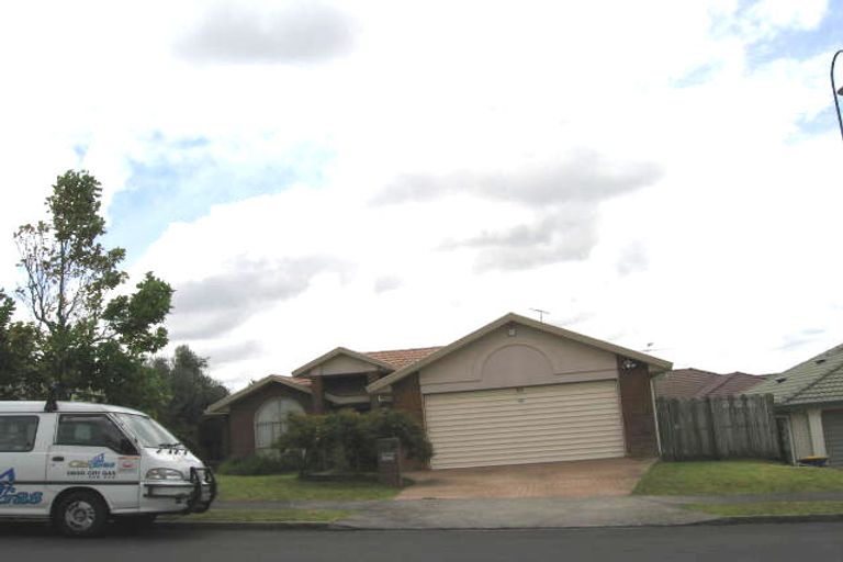 Photo of property in 33 Bluebird Crescent, Unsworth Heights, Auckland, 0632