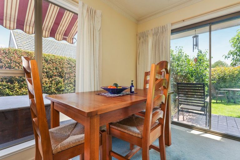 Photo of property in 6 Ostend Place, Avonhead, Christchurch, 8042
