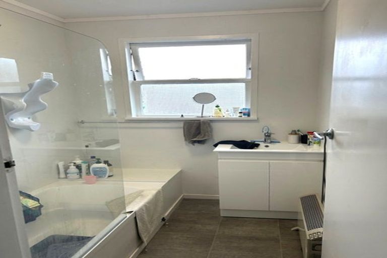 Photo of property in 13 East Street, Greytown, 5712