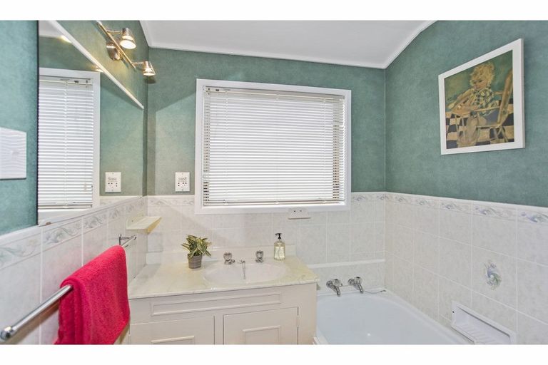 Photo of property in 21 Brynbela Court, Papakura, 2110