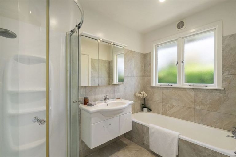 Photo of property in 15 Wairarapa Terrace, Merivale, Christchurch, 8014