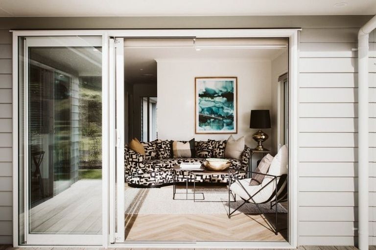 Photo of property in 13 Karaipiture Road, Karaka, 2124