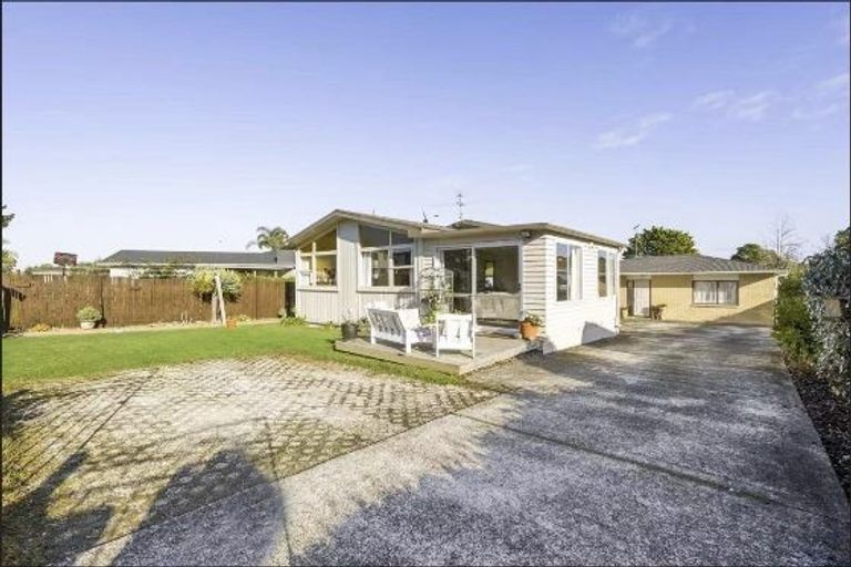 Photo of property in 37 Minaret Drive, Bucklands Beach, Auckland, 2014
