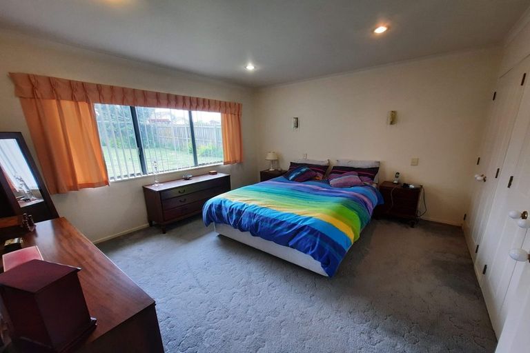 Photo of property in 160 Queen Street, Waiuku, 2123