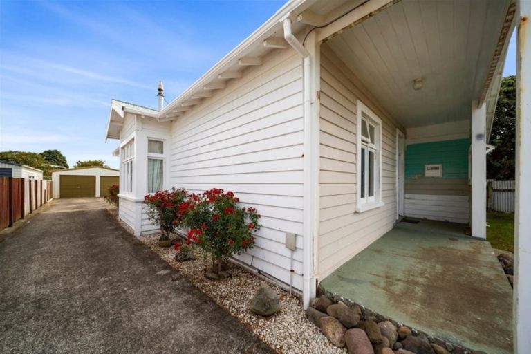 Photo of property in 12 Puriri Street, Hawera, 4610