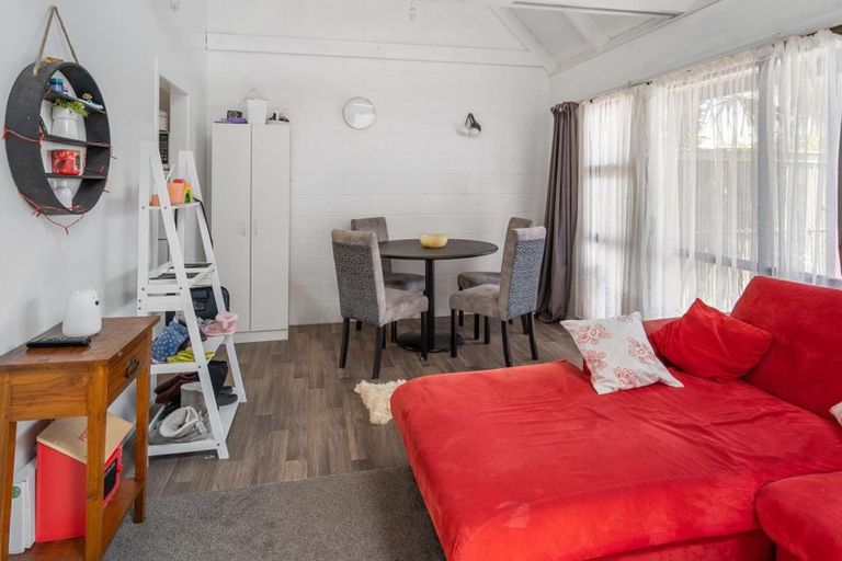 Photo of property in 66unit Robinson Avenue, Holdens Bay, Rotorua, 3010